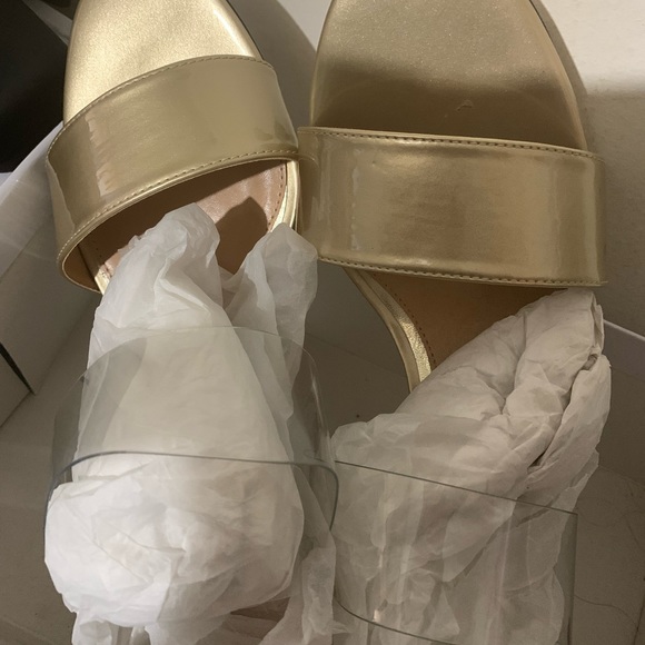 Gold and clear - Picture 3 of 4